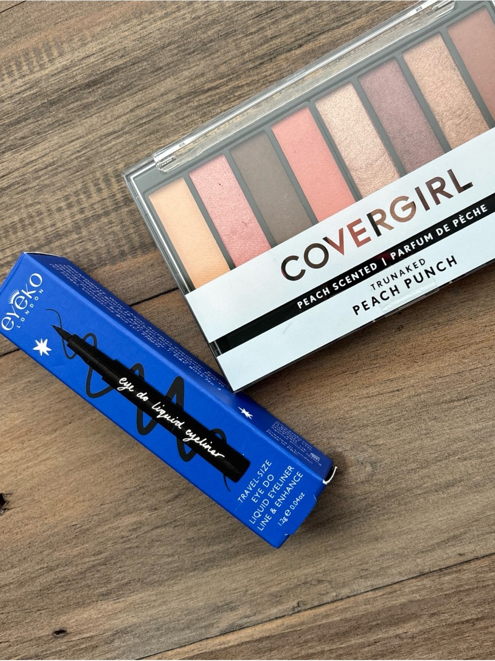 Cover girl Peach Scented eyeshadow & travel eyeliner